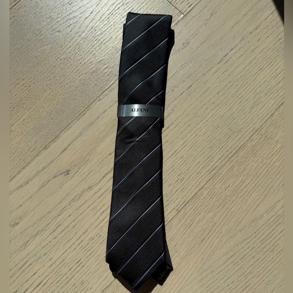 NWT Alfani Clarkson Stripe Black and Blue Men's Tie